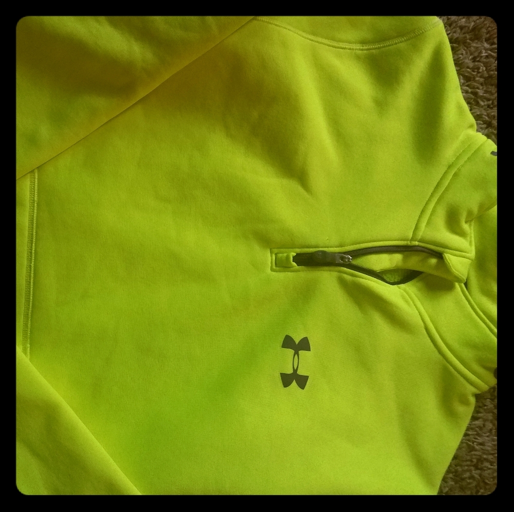 Boys Under Armour pullover Hoodie